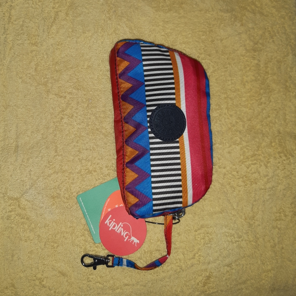 KIPLING SMALL ACCESSORIES OR MAKEUP BAG.